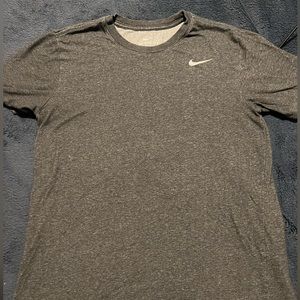 Men’s Nike Small T-shirt Dark‎ Grey, good condition